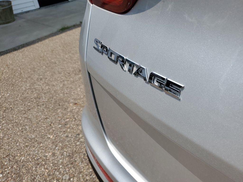 2018 Sparkling Silver /Black Kia Sportage EX AWD (KNDPNCAC2J7) with an 2.4L V6 DOHC 24V engine, 6A transmission, located at 234 Columbia Ave, Battle Creek, MI, 49015, (269) 222-0088, 42.298264, -85.192543 - <b>Vehicle Details</b><br>Discover the perfect blend of style, performance, and technology with this exceptional 2018 Kia Sportage EX AWD! Designed to elevate your driving experience, this SUV is ready to conquer any terrain with confidence and flair. Its robust 2.4L 4-cylinder engine provides a thr - Photo#30