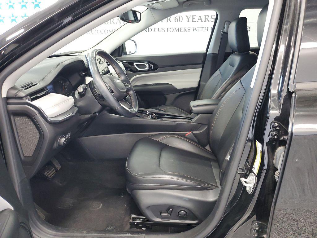 2022 Diamond Black Crystal Pearlcoat /BLACK Jeep Compass Limited 4WD (3C4NJDCB5NT) with an 2.4L L4 DOHC 16V engine, CVT transmission, located at 6064 Gull Rd, Kalamazoo, MI, 49048, (269) 222-0088, 42.328388, -85.512924 - Unleash your adventurous spirit with this stunning 2022 Jeep Compass Limited! With just 24,824 miles on the odometer, this versatile SUV is primed and ready to elevate your driving experience to new heights. Equipped with a powerful yet efficient 4 Cyl, 2.4L engine and a robust 4WD system, the Jeep - Photo#8