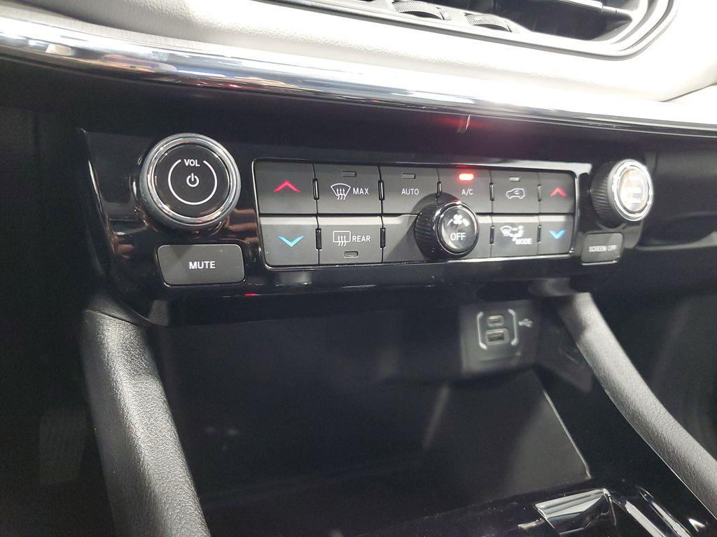 2022 Diamond Black Crystal Pearlcoat /BLACK Jeep Compass Limited 4WD (3C4NJDCB5NT) with an 2.4L L4 DOHC 16V engine, CVT transmission, located at 6064 Gull Rd, Kalamazoo, MI, 49048, (269) 222-0088, 42.328388, -85.512924 - Unleash your adventurous spirit with this stunning 2022 Jeep Compass Limited! With just 24,824 miles on the odometer, this versatile SUV is primed and ready to elevate your driving experience to new heights. Equipped with a powerful yet efficient 4 Cyl, 2.4L engine and a robust 4WD system, the Jeep - Photo#21