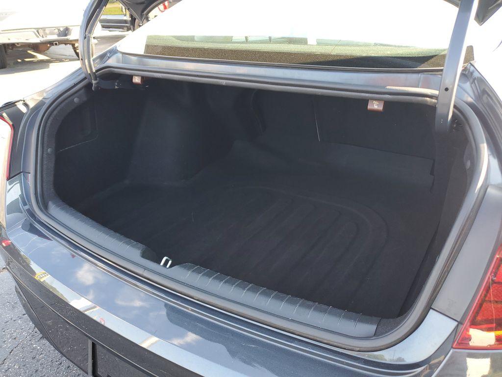 2023 Portofino Gray /Dark Gray Hyundai Sonata SEL (KMHL64JA9PA) with an 2.5L L4 DOHC 16V engine, 8A transmission, located at 6064 Gull Rd, Kalamazoo, MI, 49048, (269) 222-0088, 42.328388, -85.512924 - Discover the exceptional value of the 2023 Hyundai Sonata SEL, a stylish and reliable sedan that stands out in its class. This gently pre-owned model features a Front-Wheel Drive (FWD) system and is equipped with a responsive 4-cylinder, 2.5L engine, ensuring a smooth and efficient driving experienc - Photo#6