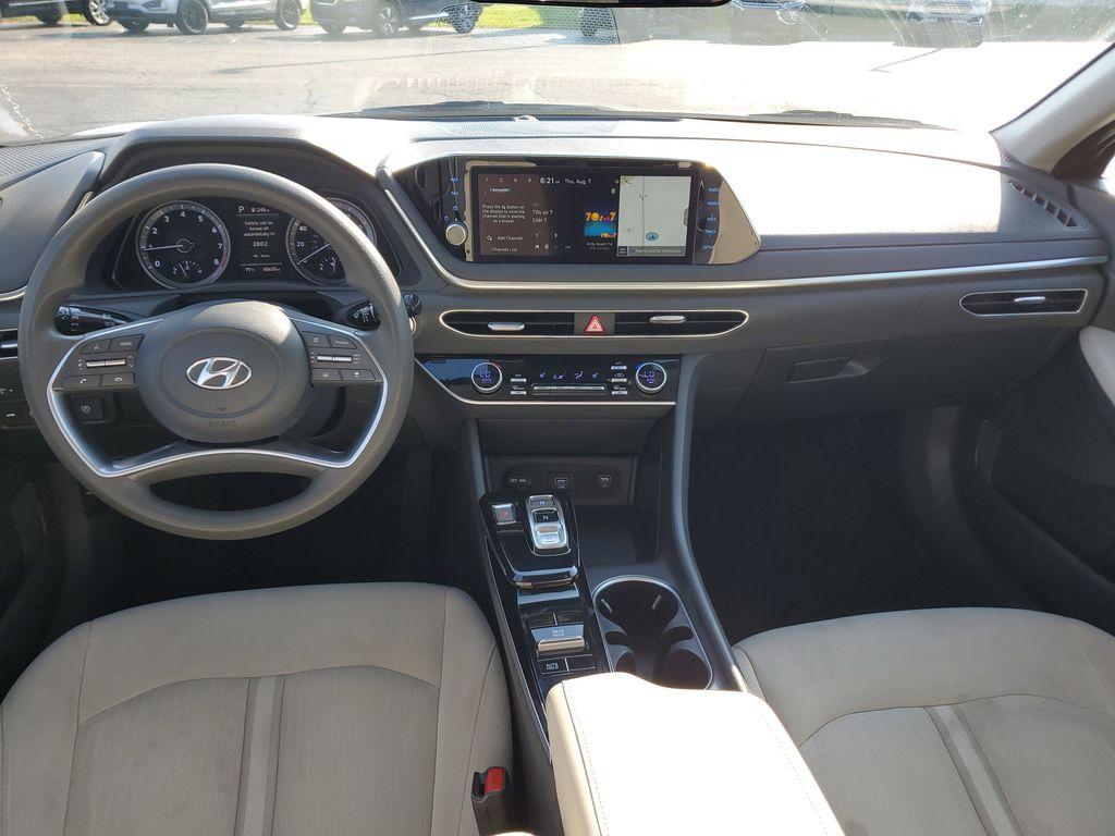 2023 Portofino Gray /Dark Gray Hyundai Sonata SEL (KMHL64JA9PA) with an 2.5L L4 DOHC 16V engine, 8A transmission, located at 6064 Gull Rd, Kalamazoo, MI, 49048, (269) 222-0088, 42.328388, -85.512924 - Discover the exceptional value of the 2023 Hyundai Sonata SEL, a stylish and reliable sedan that stands out in its class. This gently pre-owned model features a Front-Wheel Drive (FWD) system and is equipped with a responsive 4-cylinder, 2.5L engine, ensuring a smooth and efficient driving experienc - Photo#8