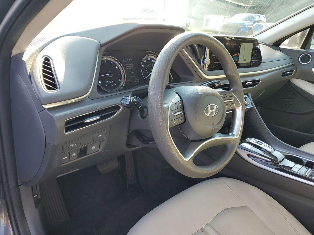 2023 Portofino Gray /Dark Gray Hyundai Sonata SEL (KMHL64JA9PA) with an 2.5L L4 DOHC 16V engine, 8A transmission, located at 6064 Gull Rd, Kalamazoo, MI, 49048, (269) 222-0088, 42.328388, -85.512924 - Discover the exceptional value of the 2023 Hyundai Sonata SEL, a stylish and reliable sedan that stands out in its class. This gently pre-owned model features a Front-Wheel Drive (FWD) system and is equipped with a responsive 4-cylinder, 2.5L engine, ensuring a smooth and efficient driving experienc - Photo#13
