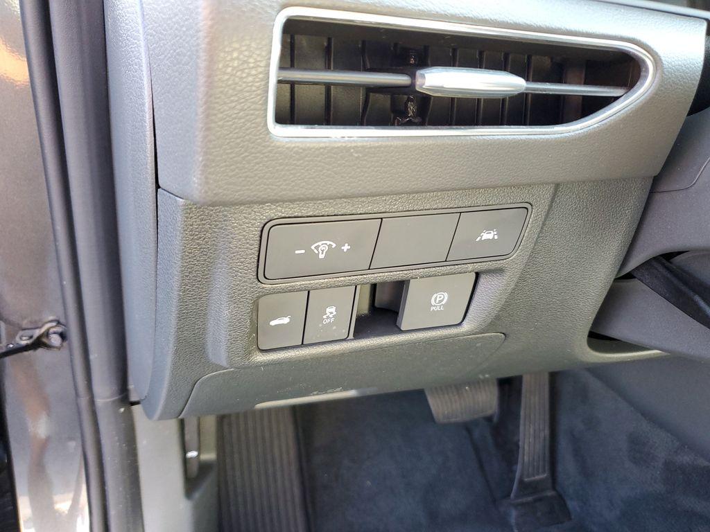 2023 Portofino Gray /Dark Gray Hyundai Sonata SEL (KMHL64JA9PA) with an 2.5L L4 DOHC 16V engine, 8A transmission, located at 6064 Gull Rd, Kalamazoo, MI, 49048, (269) 222-0088, 42.328388, -85.512924 - Discover the exceptional value of the 2023 Hyundai Sonata SEL, a stylish and reliable sedan that stands out in its class. This gently pre-owned model features a Front-Wheel Drive (FWD) system and is equipped with a responsive 4-cylinder, 2.5L engine, ensuring a smooth and efficient driving experienc - Photo#14