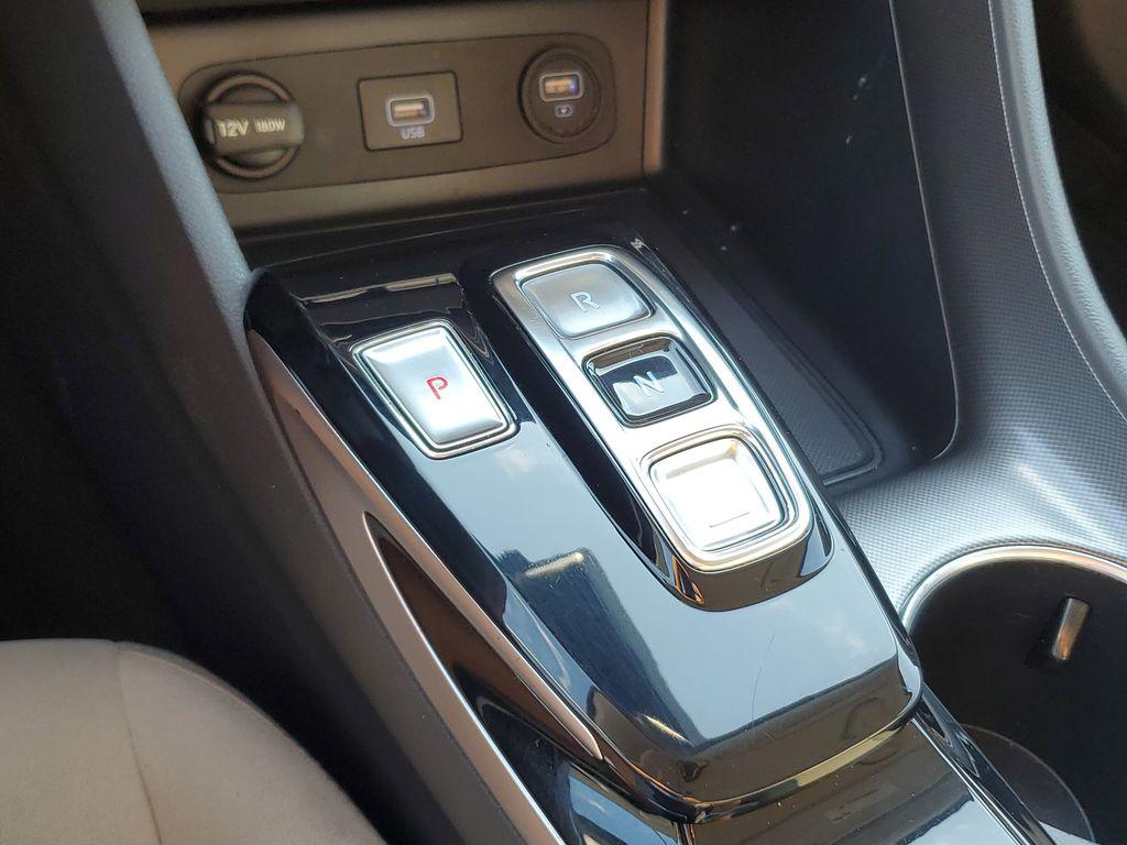 2023 Portofino Gray /Dark Gray Hyundai Sonata SEL (KMHL64JA9PA) with an 2.5L L4 DOHC 16V engine, 8A transmission, located at 6064 Gull Rd, Kalamazoo, MI, 49048, (269) 222-0088, 42.328388, -85.512924 - Discover the exceptional value of the 2023 Hyundai Sonata SEL, a stylish and reliable sedan that stands out in its class. This gently pre-owned model features a Front-Wheel Drive (FWD) system and is equipped with a responsive 4-cylinder, 2.5L engine, ensuring a smooth and efficient driving experienc - Photo#22