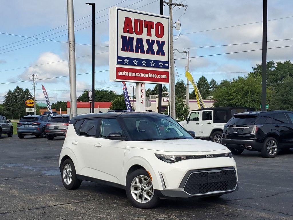 photo of 2023 Kia Soul LX CVT