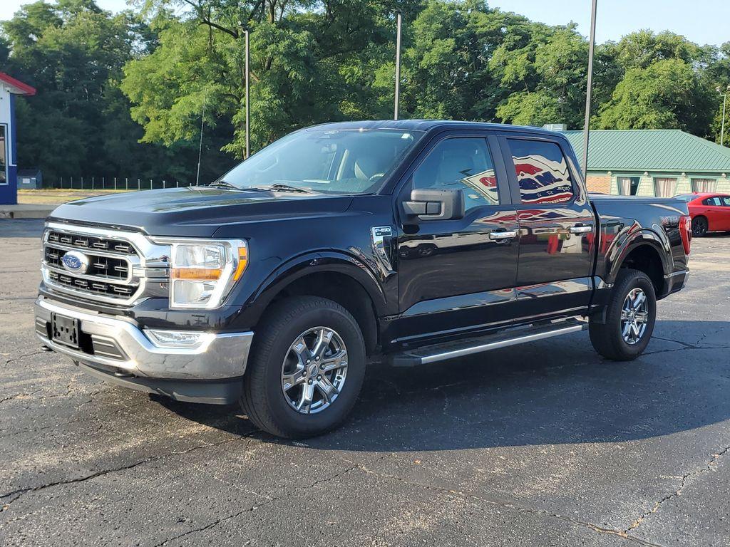2022 Agate Black Metallic /Black w/Medium Dark Slate Ford F-150 King-Ranch SuperCrew 5.5-ft. 2WD (1FTEW1EB5NK) with an 3.3L V6 DOHC 24V engine, 6A transmission, located at 6064 Gull Rd, Kalamazoo, MI, 49048, (269) 222-0088, 42.328388, -85.512924 - Introducing the 2022 Ford F-150 XLT, a robust and reliable pickup that combines power and advanced technology to meet all your driving needs. With 38,349 miles on the odometer, this vehicle is equipped with a V6, 3.3L engine and a 4WD system, ensuring a dynamic driving experience whether you're navi - Photo#1