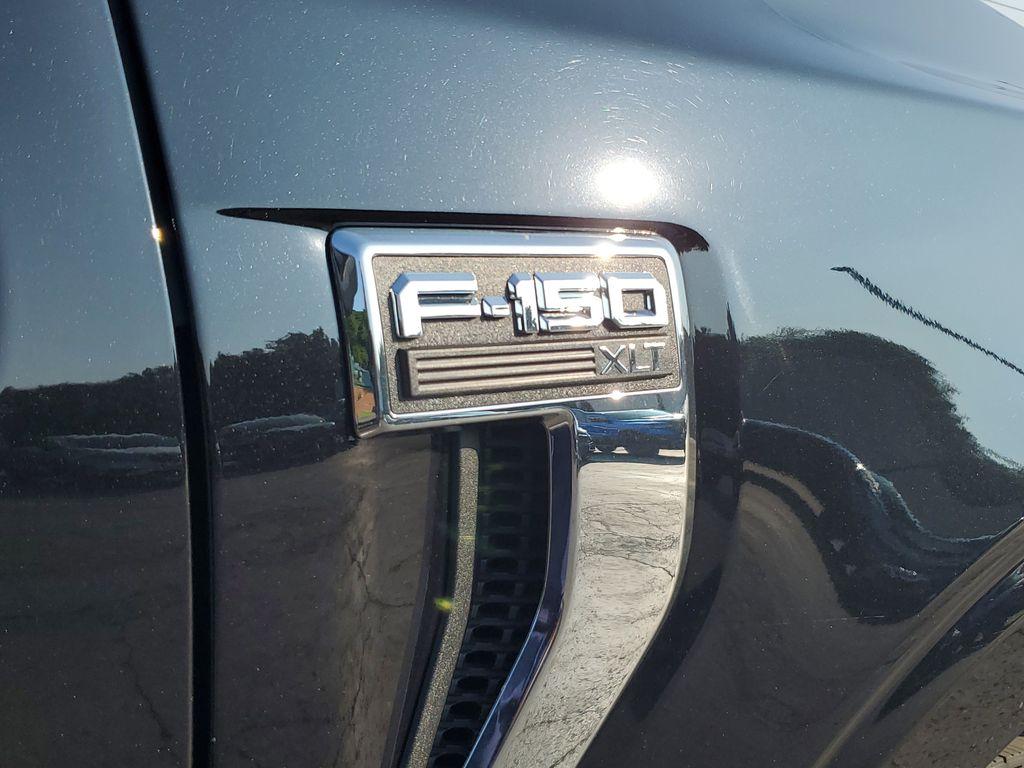 2022 Agate Black Metallic /Black w/Medium Dark Slate Ford F-150 King-Ranch SuperCrew 5.5-ft. 2WD (1FTEW1EB5NK) with an 3.3L V6 DOHC 24V engine, 6A transmission, located at 6064 Gull Rd, Kalamazoo, MI, 49048, (269) 222-0088, 42.328388, -85.512924 - Introducing the 2022 Ford F-150 XLT, a robust and reliable pickup that combines power and advanced technology to meet all your driving needs. With 38,349 miles on the odometer, this vehicle is equipped with a V6, 3.3L engine and a 4WD system, ensuring a dynamic driving experience whether you're navi - Photo#5