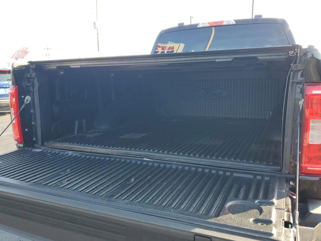 2022 Agate Black Metallic /Black w/Medium Dark Slate Ford F-150 King-Ranch SuperCrew 5.5-ft. 2WD (1FTEW1EB5NK) with an 3.3L V6 DOHC 24V engine, 6A transmission, located at 6064 Gull Rd, Kalamazoo, MI, 49048, (269) 222-0088, 42.328388, -85.512924 - Introducing the 2022 Ford F-150 XLT, a robust and reliable pickup that combines power and advanced technology to meet all your driving needs. With 38,349 miles on the odometer, this vehicle is equipped with a V6, 3.3L engine and a 4WD system, ensuring a dynamic driving experience whether you're navi - Photo#6