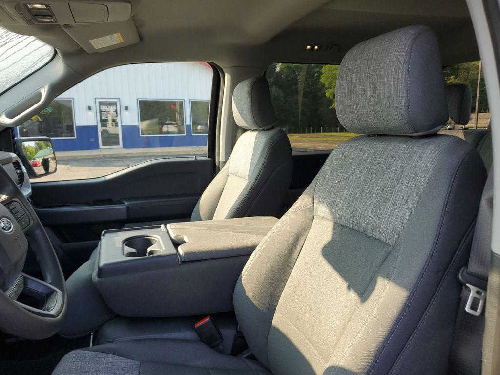 2022 Agate Black Metallic /Black w/Medium Dark Slate Ford F-150 King-Ranch SuperCrew 5.5-ft. 2WD (1FTEW1EB5NK) with an 3.3L V6 DOHC 24V engine, 6A transmission, located at 6064 Gull Rd, Kalamazoo, MI, 49048, (269) 222-0088, 42.328388, -85.512924 - Introducing the 2022 Ford F-150 XLT, a robust and reliable pickup that combines power and advanced technology to meet all your driving needs. With 38,349 miles on the odometer, this vehicle is equipped with a V6, 3.3L engine and a 4WD system, ensuring a dynamic driving experience whether you're navi - Photo#12