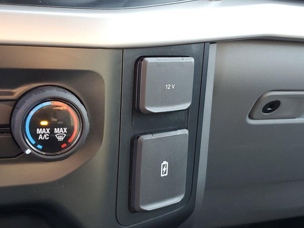 2022 Agate Black Metallic /Black w/Medium Dark Slate Ford F-150 King-Ranch SuperCrew 5.5-ft. 2WD (1FTEW1EB5NK) with an 3.3L V6 DOHC 24V engine, 6A transmission, located at 6064 Gull Rd, Kalamazoo, MI, 49048, (269) 222-0088, 42.328388, -85.512924 - Introducing the 2022 Ford F-150 XLT, a robust and reliable pickup that combines power and advanced technology to meet all your driving needs. With 38,349 miles on the odometer, this vehicle is equipped with a V6, 3.3L engine and a 4WD system, ensuring a dynamic driving experience whether you're navi - Photo#24