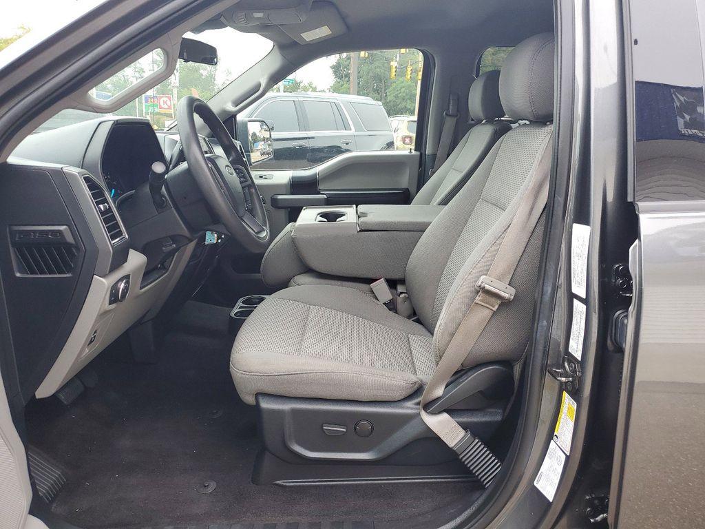 2020 Magnetic /Medium Earth Grey Ford F-150 XLT SuperCrew 6.5-ft. Bed 4WD (1FTEW1E43LF) with an 3.5L V6 TURBO engine, 6A transmission, located at 234 Columbia Ave, Battle Creek, MI, 49015, (269) 222-0088, 42.298264, -85.192543 - <b>Vehicle Details</b><br>Introducing the exceptional 2020 Ford F-150 XLT, now available at our esteemed dealership. This impressive used pickup truck combines raw power with advanced features, making it the perfect choice for both work and leisure. With a remarkable 119,811 miles on the odometer, t - Photo#8