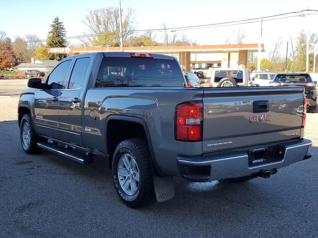 2017 Quicksilver Metallic /Jet Black GMC Sierra 1500 SLE Double Cab 4WD (1GTV2MEC1HZ) with an 5.3L V8 OHV 16V engine, 6A transmission, located at 234 Columbia Ave, Battle Creek, MI, 49015, (269) 222-0088, 42.298264, -85.192543 - <b>Vehicle Details</b><br>Introducing the exceptional 2017 GMC Sierra 1500 SLE, now available at our esteemed dealership. This remarkable pre-owned vehicle has been meticulously cared for and boasts an impressive 93,193 miles on its odometer. Equipped with a robust 4WD system and a commanding V8, 5. - Photo #2