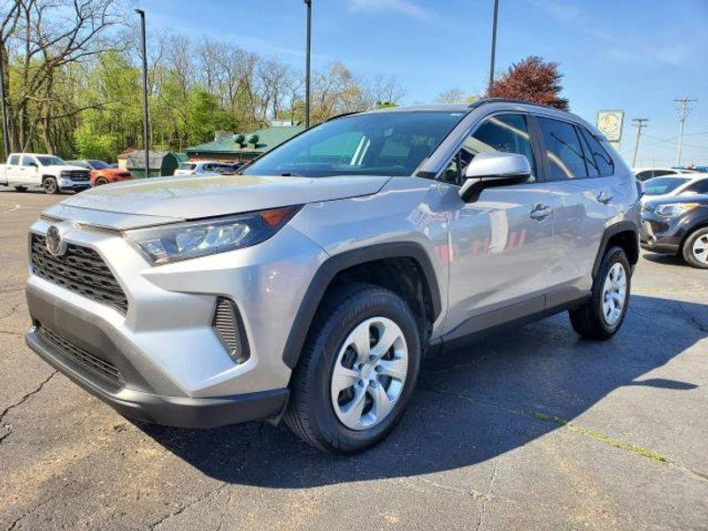 2020 Silver Sky Metallic /Black Toyota RAV4 LE (2T3K1RFV1LC) with an 2.5L L4 DOHC 16V engine, 8A transmission, located at 6064 Gull Rd, Kalamazoo, MI, 49048, (269) 222-0088, 42.328388, -85.512924 - <b>Vehicle Details</b><br>Introducing the exceptional and reliable 2020 Toyota RAV4 LE, now available at our esteemed dealership. With a modest 140,580 miles on the odometer, this outstanding vehicle offers a remarkable driving experience that is sure to captivate even the most discerning of automot - Photo #1