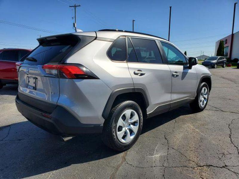 2020 Silver Sky Metallic /Black Toyota RAV4 LE (2T3K1RFV1LC) with an 2.5L L4 DOHC 16V engine, 8A transmission, located at 6064 Gull Rd, Kalamazoo, MI, 49048, (269) 222-0088, 42.328388, -85.512924 - <b>Vehicle Details</b><br>Introducing the exceptional and reliable 2020 Toyota RAV4 LE, now available at our esteemed dealership. With a modest 140,580 miles on the odometer, this outstanding vehicle offers a remarkable driving experience that is sure to captivate even the most discerning of automot - Photo #3