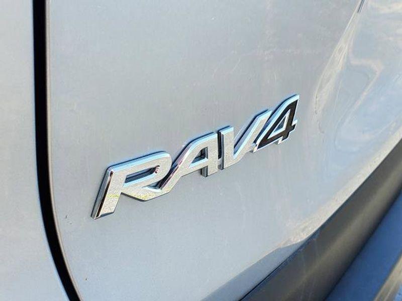 2020 Silver Sky Metallic /Black Toyota RAV4 LE (2T3K1RFV1LC) with an 2.5L L4 DOHC 16V engine, 8A transmission, located at 6064 Gull Rd, Kalamazoo, MI, 49048, (269) 222-0088, 42.328388, -85.512924 - <b>Vehicle Details</b><br>Introducing the exceptional and reliable 2020 Toyota RAV4 LE, now available at our esteemed dealership. With a modest 140,580 miles on the odometer, this outstanding vehicle offers a remarkable driving experience that is sure to captivate even the most discerning of automot - Photo #6